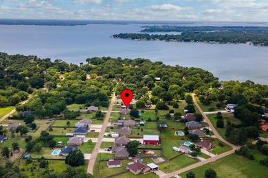 Beautiful & well maintained 4-bedroom, 2-bath home perfectly - photo 32