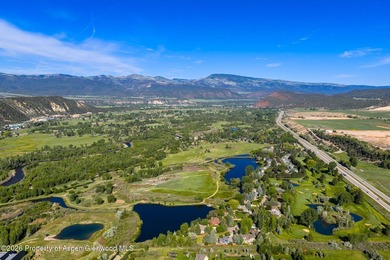 Tucked away on a quiet cul-de-sac backing directly to the golf - photo 34