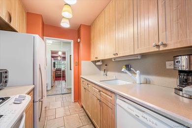 Welcome to the Largest One Bedroom, Junior 4 Luxury Apartment at - photo 11
