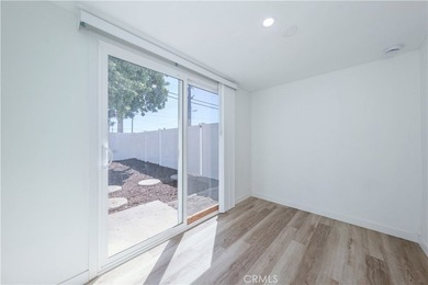 TWO DETACHED RIVERVIEW WEST HOMES ON A 16,010 Sq Ft R1 CORNER - photo 17