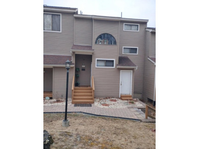 Lake Condo For Sale in Bushkill, Pennsylvania