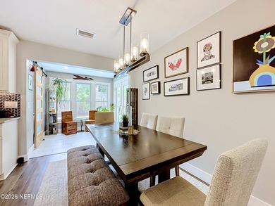 Welcome to this beautifully redesigned pool home, professionally - photo 15