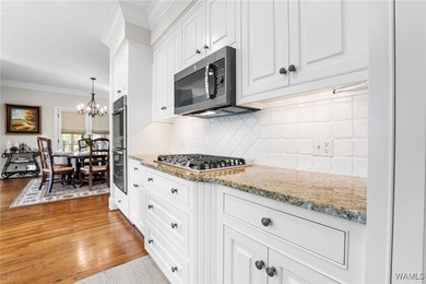 Exceptional two-story home with a fully finished basement - photo 16