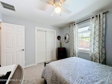 Welcome to this beautifully redesigned pool home, professionally - photo 18