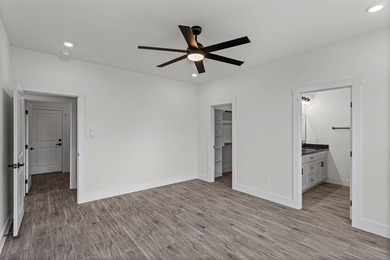 Discover this stunning brand-new 4-bedroom, 2-bathroom home in - photo 18