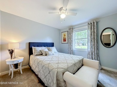 Welcome to this beautifully redesigned pool home, professionally - photo 19
