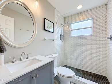 Welcome to this beautifully redesigned pool home, professionally - photo 23
