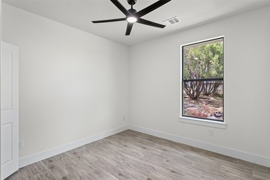 Discover this stunning brand-new 4-bedroom, 2-bathroom home in - photo 28