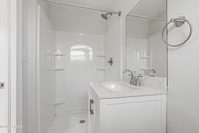 Cute. Updated. Move-in ready. Centrally located. This is a great - photo 30
