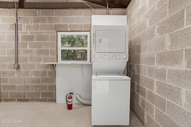Cute. Updated. Move-in ready. Centrally located. This is a great - photo 33