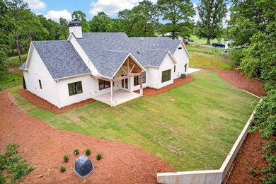 Come check out this newly constructed home built in Clear Creek - photo 3