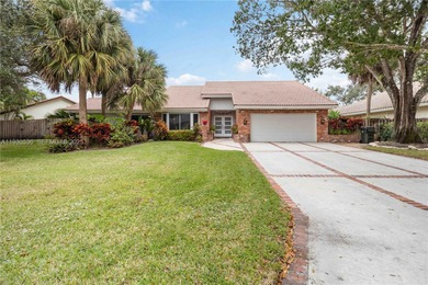 (private lake, pond, creek) Home For Sale in Delray Beach Florida