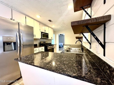 This is the opportunity to own a beautiful all-brick 5-bedroom - photo 6