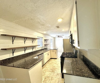 This is the opportunity to own a beautiful all-brick 5-bedroom - photo 7