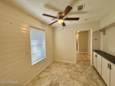 This is the opportunity to own a beautiful all-brick 5-bedroom - photo 8