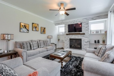 This exceptional home, offers a unique combination of privacy - photo 18