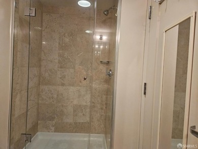 Enjoy city living at the Metropolitan on Rincon Hill. 2-bedroom - photo 10
