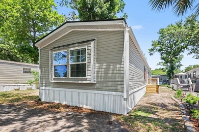 Location! Location! Location! Move in ready. Inlet living and - photo 27