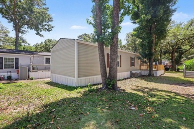 Location! Location! Location! Move in ready. Inlet living and - photo 28