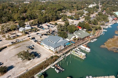 Location! Location! Location! Move in ready. Inlet living and - photo 31