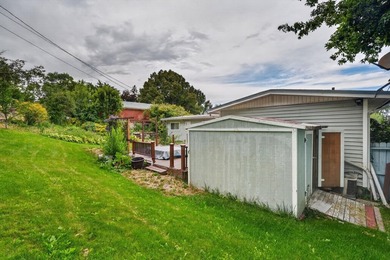 Welcome to your next home ! This home was remodeled in 1982 - photo 36