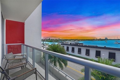 Lake Condo For Sale in Hollywood, Florida