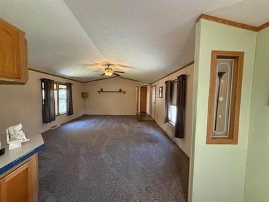 Well-maintained 1-owner, 2-bedroom, 2-bath manufactured home - photo 11