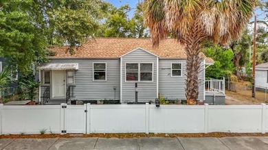 This fantastic home offers excellent flexibility as either a - photo 2