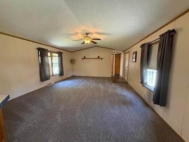 Well-maintained 1-owner, 2-bedroom, 2-bath manufactured home - photo 12