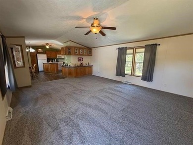 Well-maintained 1-owner, 2-bedroom, 2-bath manufactured home - photo 13