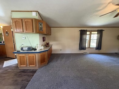 Well-maintained 1-owner, 2-bedroom, 2-bath manufactured home - photo 14
