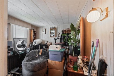 Incredible opportunity to restore and reimagine this spacious - photo 15