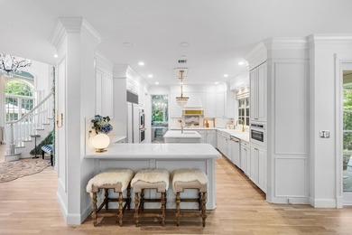 A timeless coastal estate where classic elegance meets modern - photo 16
