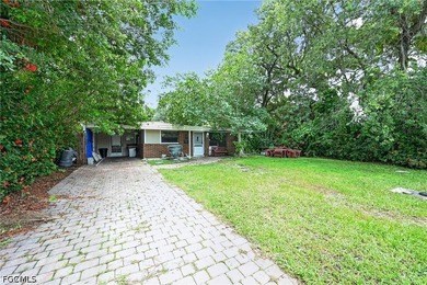 Needs TLC. House was cleaned out. Property is being sold AS-IS - photo 1