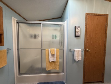 Well-maintained 1-owner, 2-bedroom, 2-bath manufactured home - photo 21