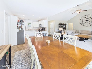 Enjoy beautiful views of Silver Lake from this well-maintained 3 - photo 22