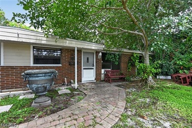 Needs TLC. House was cleaned out. Property is being sold AS-IS - photo 4