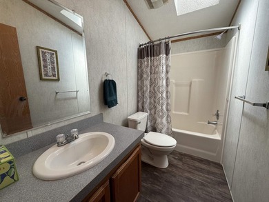 Well-maintained 1-owner, 2-bedroom, 2-bath manufactured home - photo 25