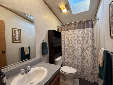 Well-maintained 1-owner, 2-bedroom, 2-bath manufactured home - photo 26