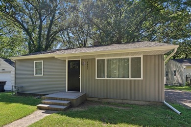 Welcome to 1052 Woodward Ave, nestled just outside the Benton - photo 1