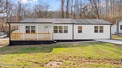Watts Bar Lake Home For Sale in Harriman Tennessee
