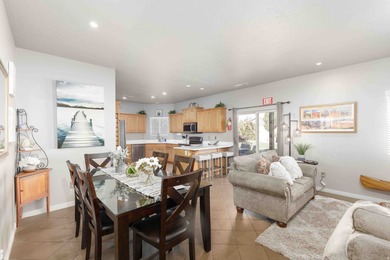 Just 20 minutes to Zion NP! This licensed, successful short-term