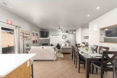 Just 20 minutes to Zion NP! This licensed, successful short-term