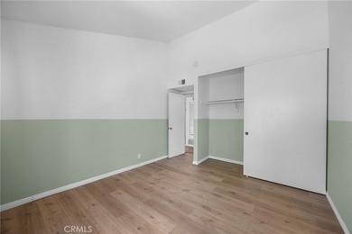 Beautifully upgraded upper-level condo in the FHA-approved - photo 15