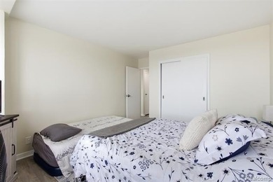 This turn-key unit is gorgeous and completely renovated with new - photo 15