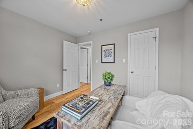 Charming 2 bedroom top story unit on Queens Road in the heart of