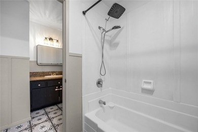 Beautifully upgraded upper-level condo in the FHA-approved - photo 18