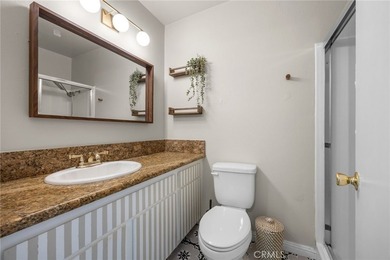 Beautifully upgraded upper-level condo in the FHA-approved - photo 22