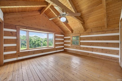 Enjoy lake living with this cozy cabin-style home on beautiful - photo 23