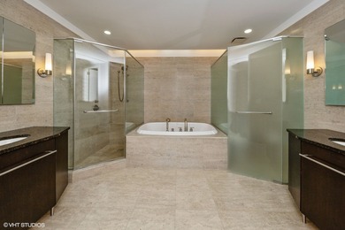 Exquisite Urban Sanctuary with Breathtaking Panoramas Indulge in